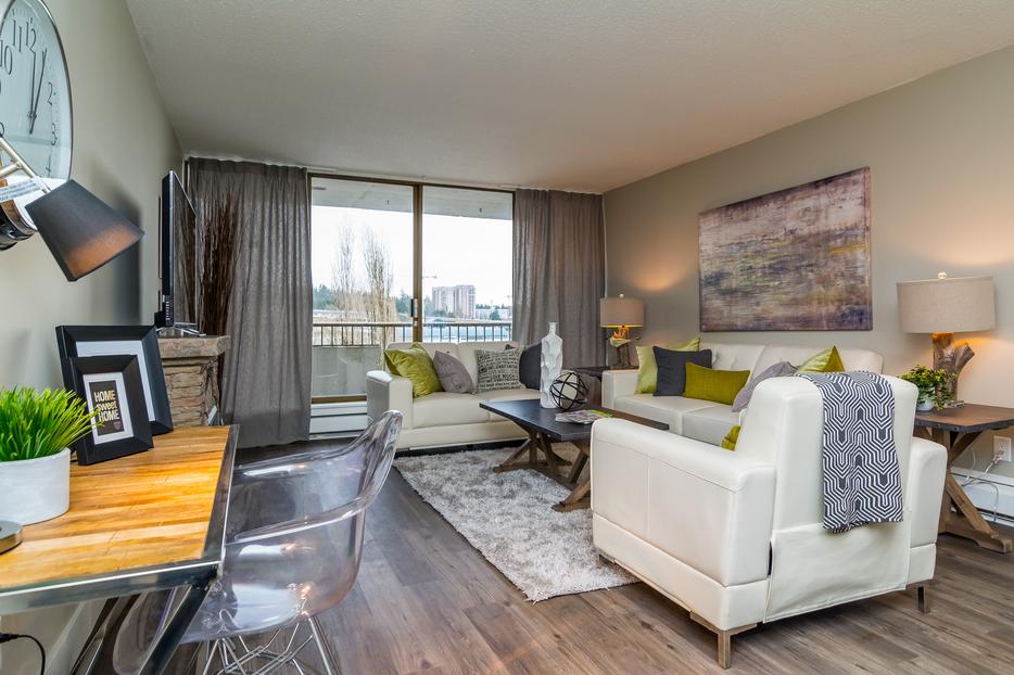 Newly Renovated 1BR/1BA, Skytrain, SFU, Pets OK display photo