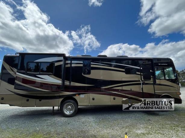 Used 2012 Fleetwood RV Bounder 35K image 1