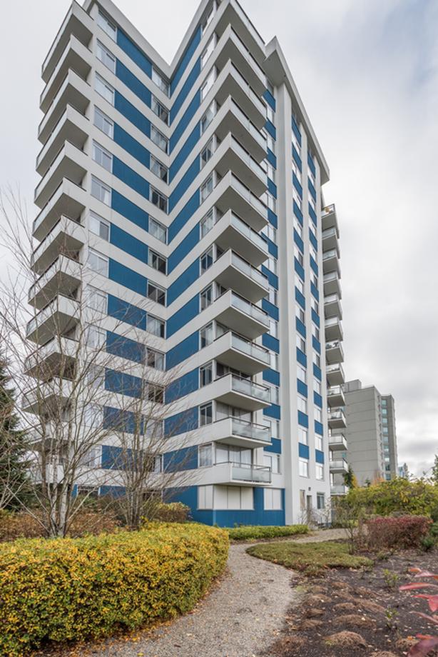 Stunning 1BR/1Bath in Kerrisdale Vancouver image 1