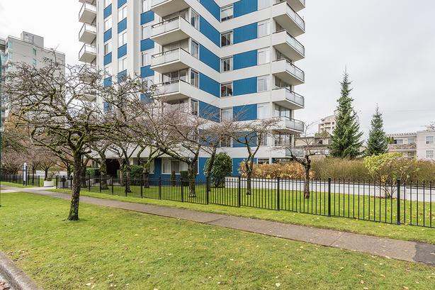 Stunning 1BR/1Bath in Kerrisdale Vancouver image 6