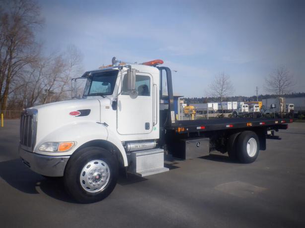 2006 Peterbilt 335 Tilt Deck Manual Dually Air Brakes Diesel image 1