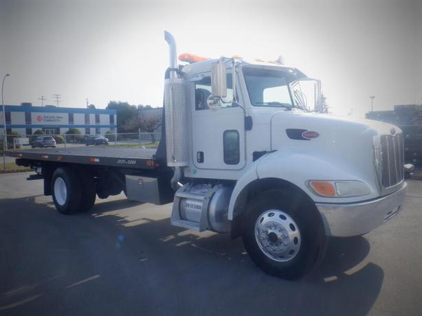 2006 Peterbilt 335 Tilt Deck Manual Dually Air Brakes Diesel image 5