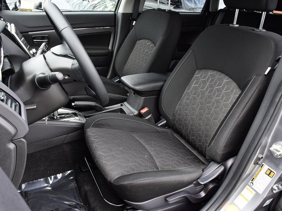 2021 Mitsubishi RVR SE - Apple Carplay, Android Auto, Heated Seats display photo