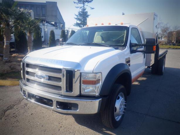 2008 Ford F-550 Regular Cab 2WD Flat Deck Diesel Dually image 2