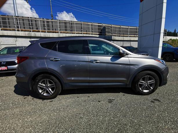 2018 Hyundai Santa Fe Sport Premium - AWD, 4CYL, BACKUP CAMERA image 4