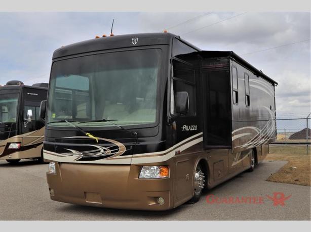 Used 2013 Thor Motor Coach Palazzo 33.2 image 3