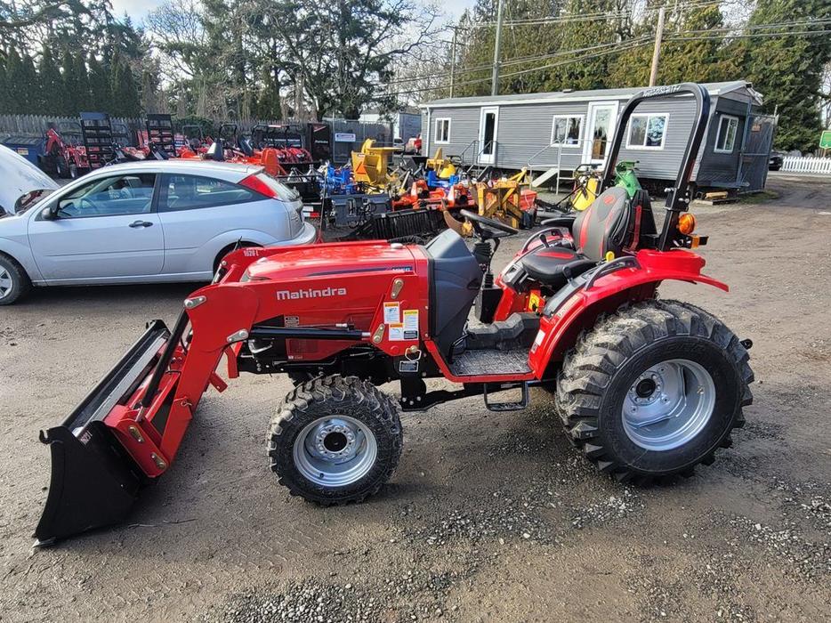 2022 Mahindra 1600 Series 1626 HST display photo