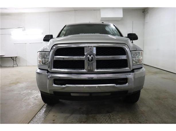 2014 RAM 3500 SLT 4x4 Crew Cab 8 ft. box image 3