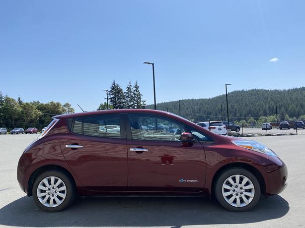 2017 Nissan LEAF S FWD-Auto Climate,Heated Seats & SW,Back Up Cam image 3