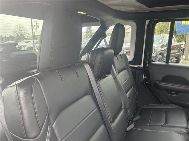 2018 Jeep Wrangler Unlimited Sahara 4dr 4x4 image 8