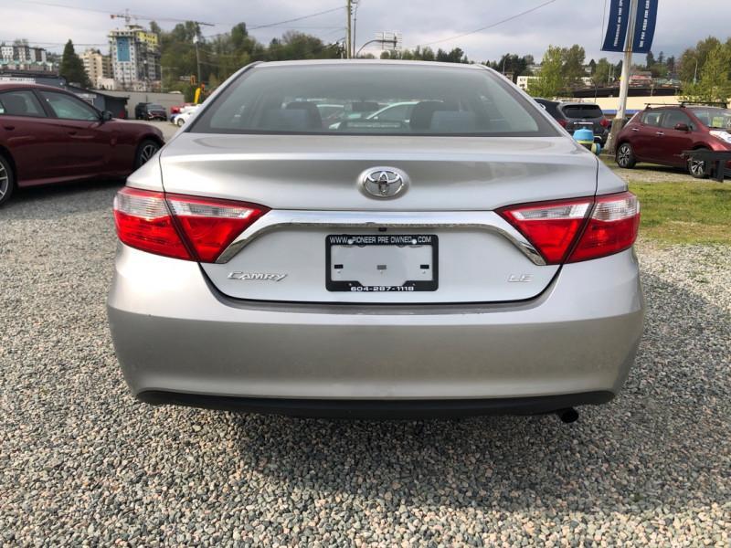 2015 Toyota Camry LE display photo