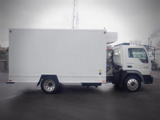 2007 International CF500 Refrigerated Cube Van Diesel image 6