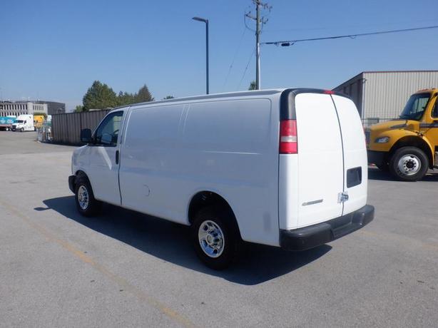 2009 Chevrolet Express 2500 Cargo Van image 4