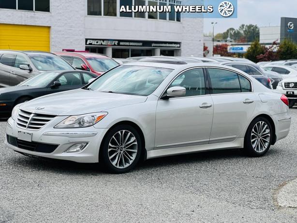 2013 Hyundai Genesis V6 w/Premium Pkg image 3