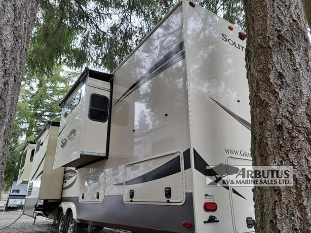 Used 2020 Grand Design Solitude 380FL image 3