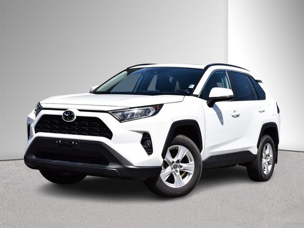 2021 Toyota RAV4 XLE - Sunroof, Dual Climate Control, Push to Start image 1