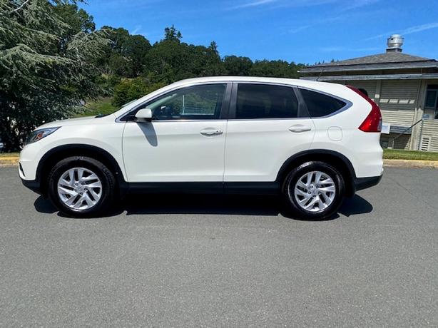 2015 Honda CR-V SE image 2