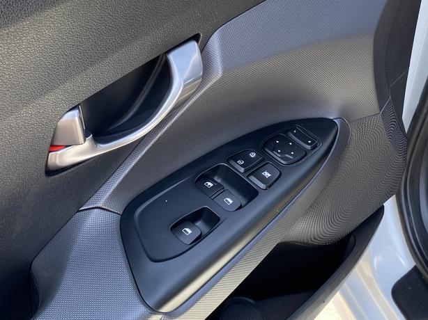 2019 Hyundai Veloster GL FWD-AppLink,Keyless Entry,Heated Seats & SW image 7