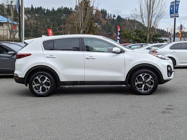 2022 Kia Sportage LX - Heated Seats, AWD, Backup Camera image 4
