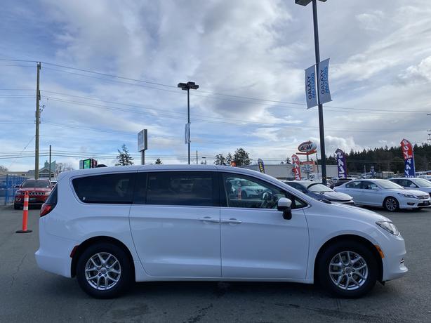 2021 Chrysler Grand Caravan SXT-Uconnect,Back Up Cam,Auto Headlights,AC image 3