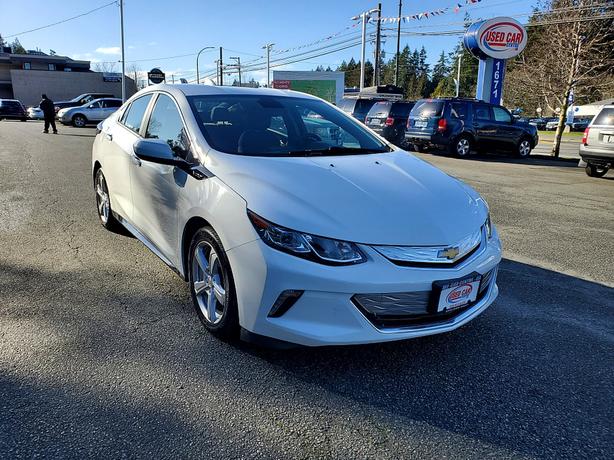 2017 Chevrolet Volt LT image 1