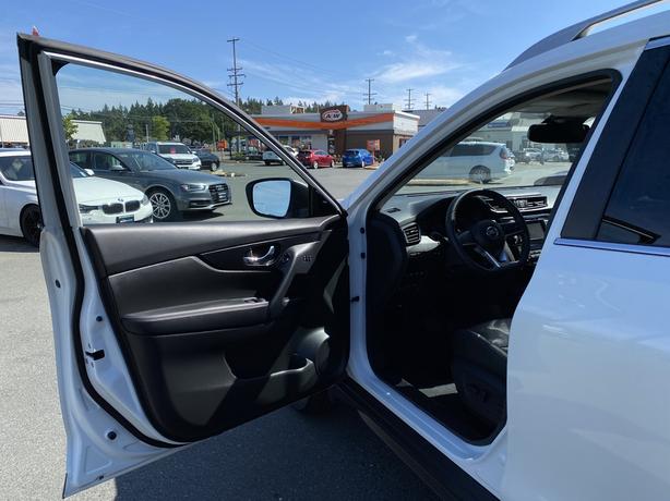 2020 Nissan Rogue SL AWD-Navigation,Auto Climate,Moonroof,Bose Audio image 6