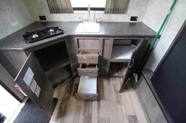 2018 WINNEBAGO MINNIE DROP 1790 #C25059 UNDER 3000LBS! image 2