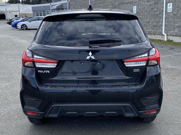 2021 Mitsubishi RVR SE 4WD-Blind Spot Warning,8" Display,Auto Climate image 4