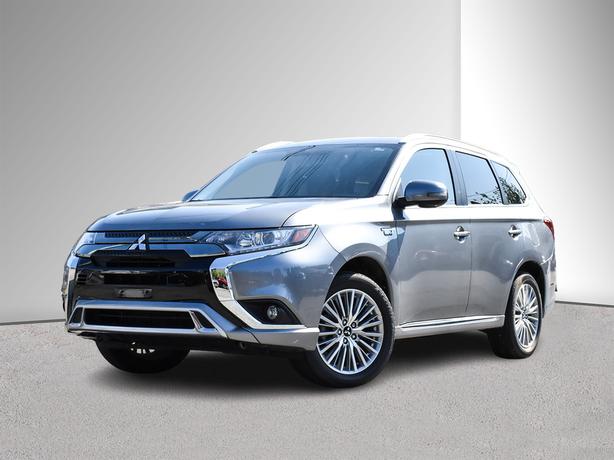 2020 Mitsubishi Outlander PHEV LE - Heated Steering Wheel, Sunroof, PST Exempt! image 1