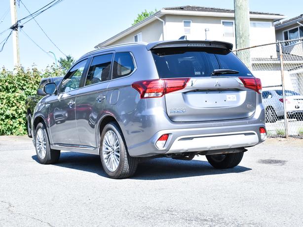 2020 Mitsubishi Outlander PHEV LE - Heated Steering Wheel, Sunroof, PST Exempt! image 4