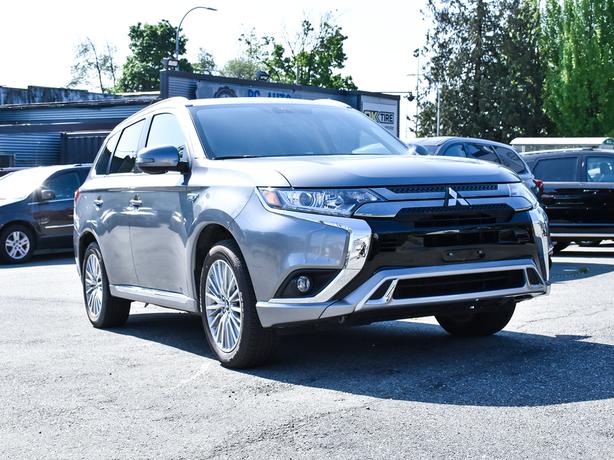 2020 Mitsubishi Outlander PHEV LE - Heated Steering Wheel, Sunroof, PST Exempt! image 8