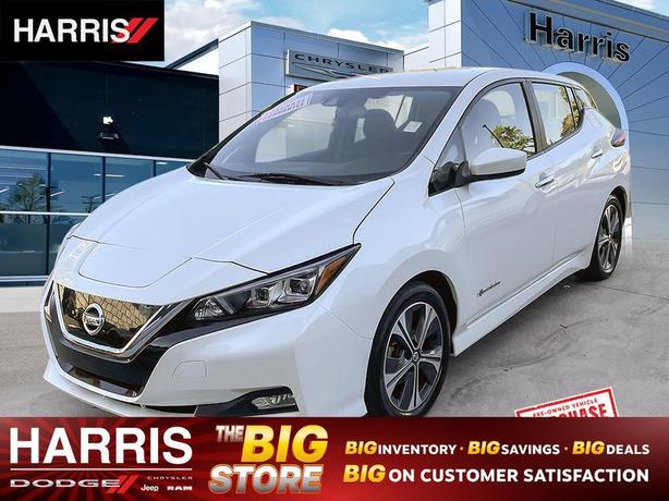 2019 NISSAN LEAF SV Hatchback image 1