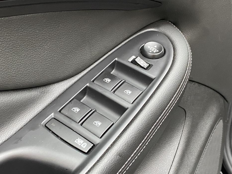 2020 Buick Envision Essence-Back Up Cam,AC,Heated Seats & SW display photo