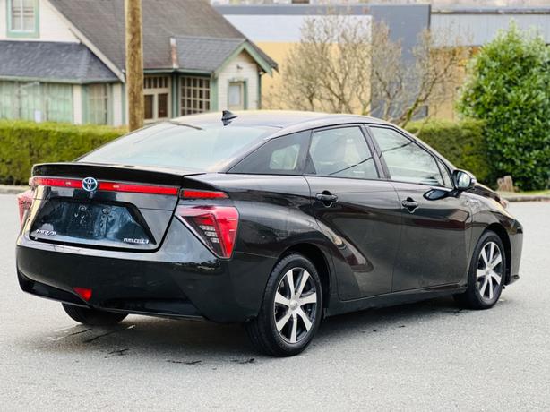 2019 Toyota Mirai Hydrogen Hybrid image 8