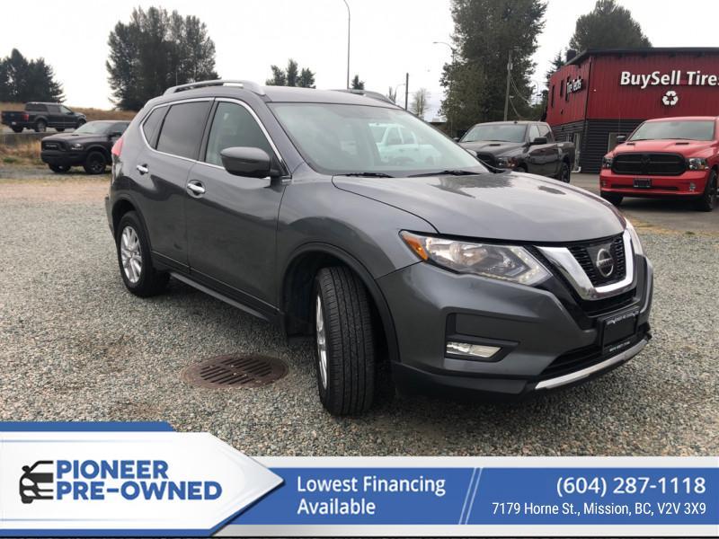 2017 Nissan Rogue SV display photo
