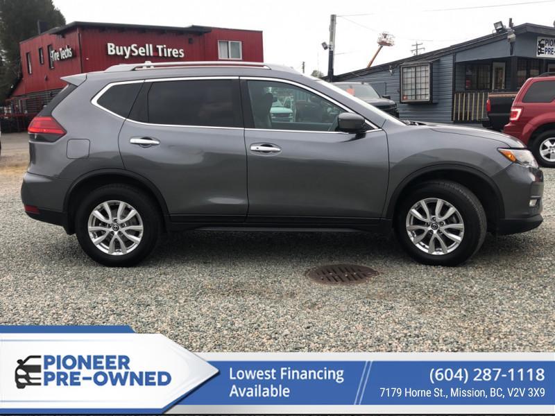 2017 Nissan Rogue SV display photo