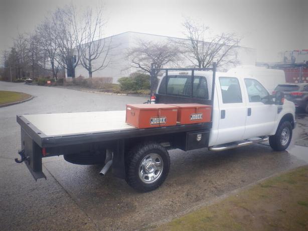 2008 Ford F-350 SD Crew Cab 9 Foot Flat Deck 4WD image 7