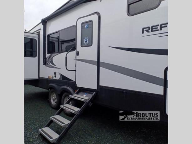 Used 2022 Grand Design Reflection 341RDS image 5