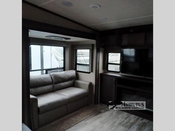 Used 2022 Grand Design Reflection 341RDS image 6