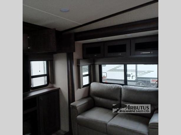 Used 2022 Grand Design Reflection 341RDS image 7