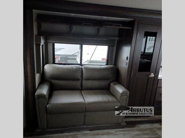 Used 2022 Grand Design Reflection 341RDS image 8
