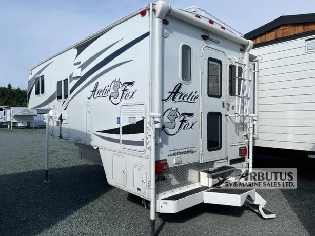 Used 2017 Arctic Fox 1150 image 3