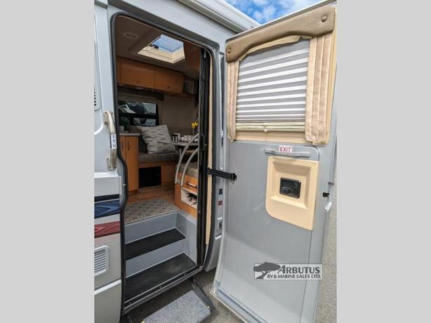 Used 2007 Leisure Travel Freedom II Serenity image 6