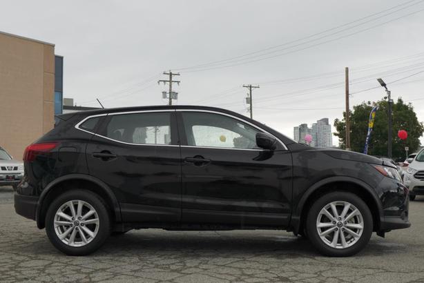 2019 Nissan Qashqai FWD S CVT - NO ACCIDENTS / BC VEHICLE image 4