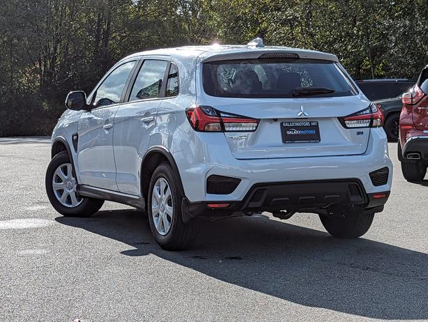 2023 Mitsubishi RVR image 8