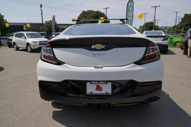 2018 Chevrolet Volt Hatchback LT - ONE OWNER - NO ACCIDENTS image 3