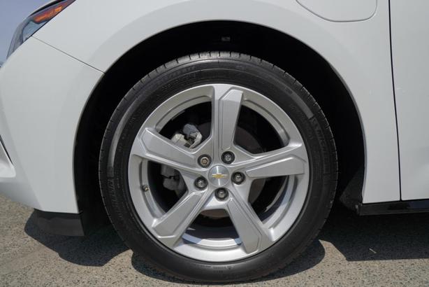 2018 Chevrolet Volt Hatchback LT - ONE OWNER - NO ACCIDENTS image 5