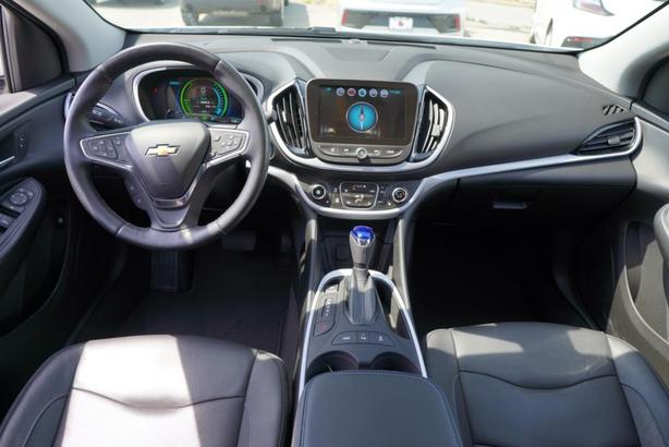 2018 Chevrolet Volt Hatchback LT - ONE OWNER - NO ACCIDENTS image 6