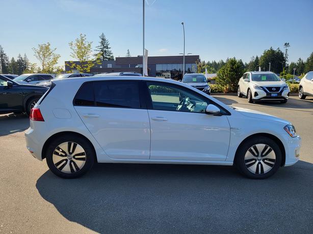2016 Volkswagen E-Golf e-Golf SE - Heated Seats, Rearview Camera image 7