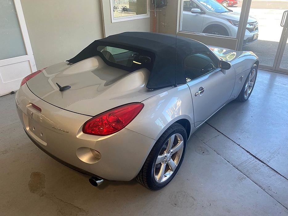 2008 Pontiac Solstice Convertible, No accidents, Low KM! display photo